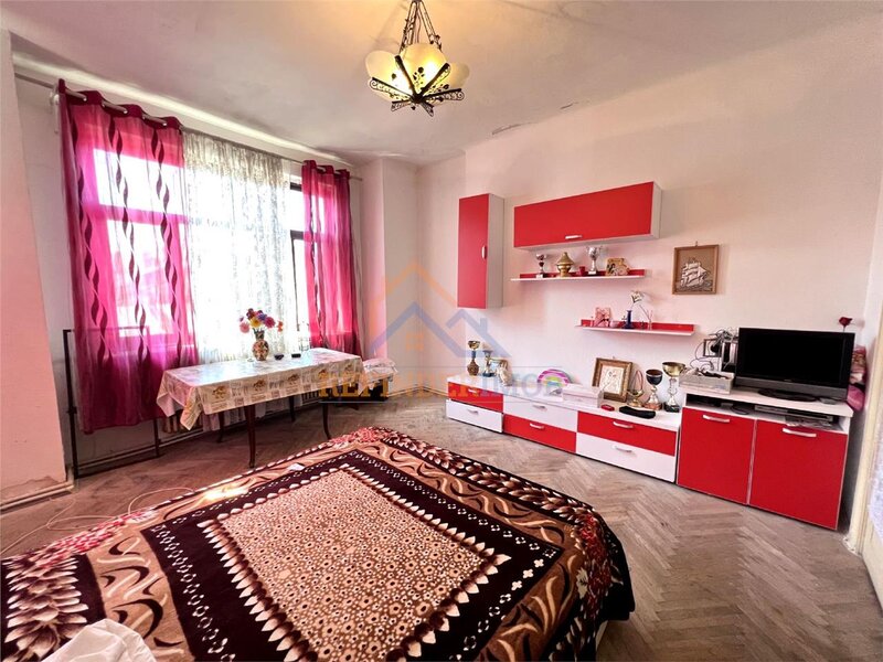 Unirii - Mircea Voda Vanzare apartament in Vila 5 camere 156 mp